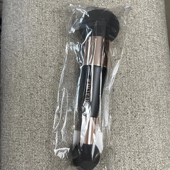 2/$20 RealHer Large Dual Head Makeup Brush Beauty Blender NWT free samples! - Picture 2 of 7